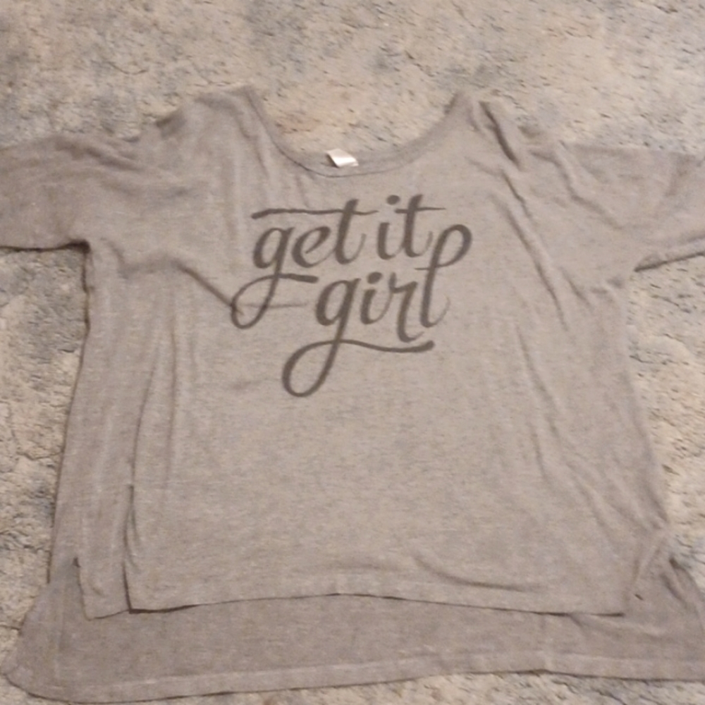 Gray top size large